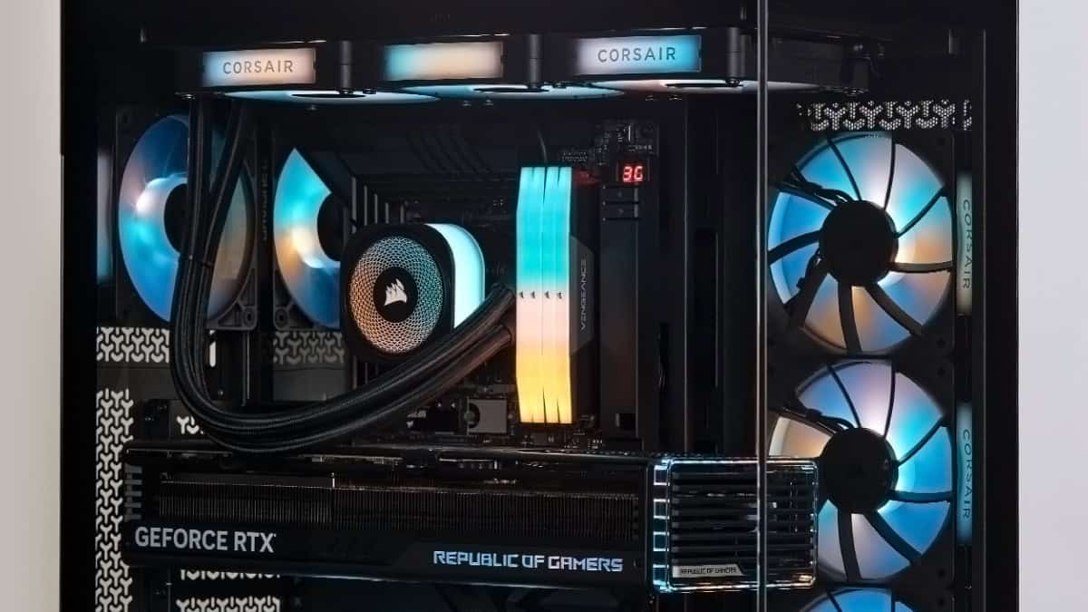 CORSAIR Launches the New Performance King of Its AIO Cooler Line: iCUE LINK TITAN RX RGB