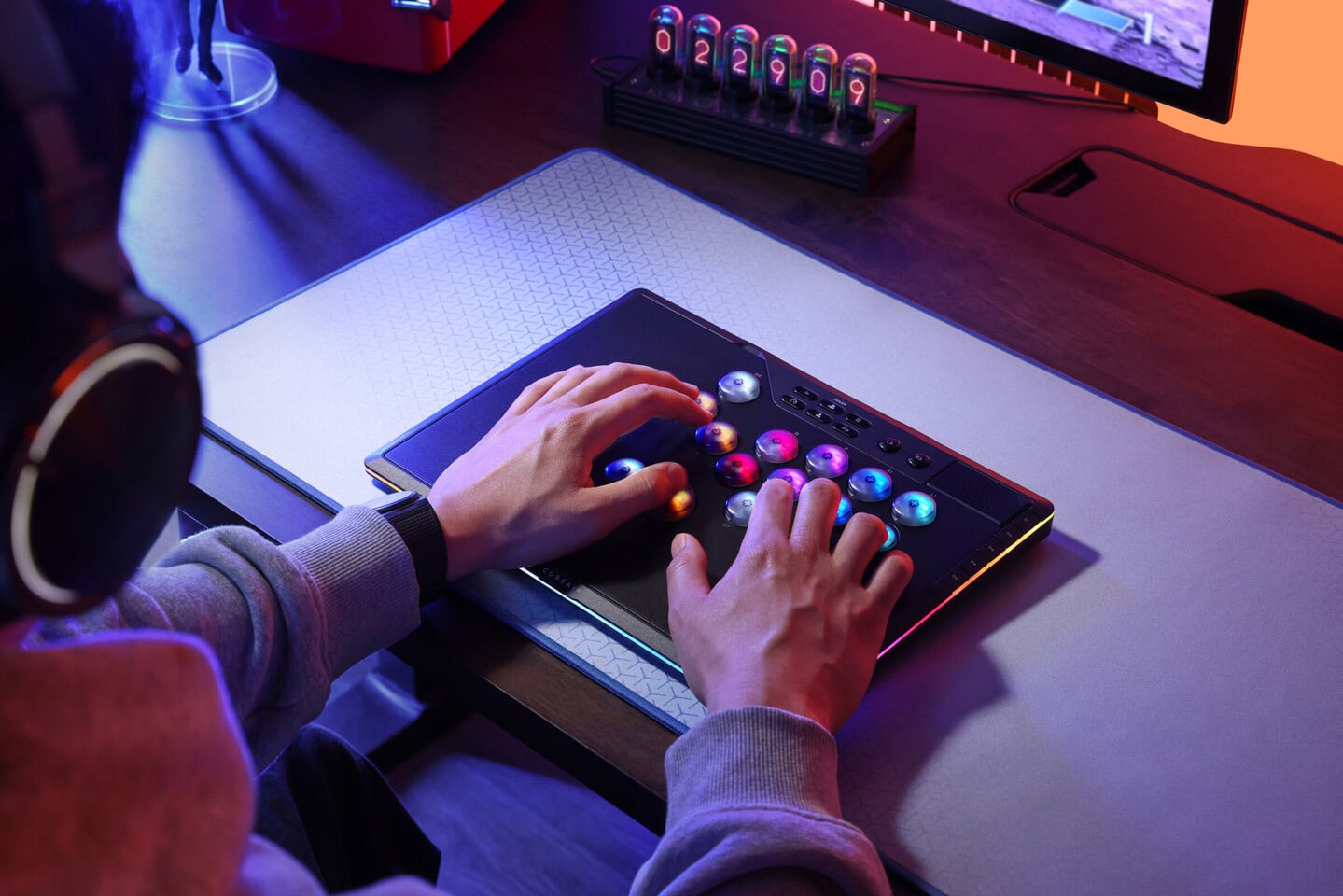 CORSAIR stapt in de ring en kondigt Novablade Pro Wireless Hall Effect Leverless Fight Controller aa